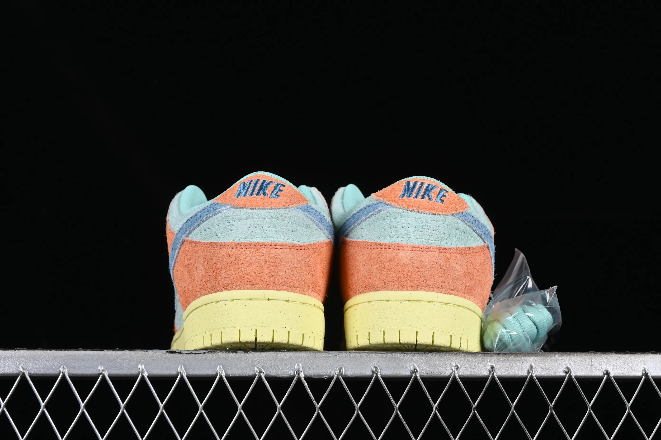 All categories Nk SB Dunk series Nk SB Dunk Low low-top sneakers K version Nk SB Dunk "Noise Aqua" tropical fruit pie Dunk series retro low-top casual skateboard shoes DV5429-800